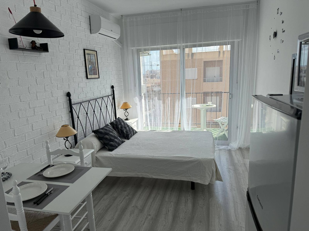 Voordeel, studio in Torrevieja, Playa los Locos