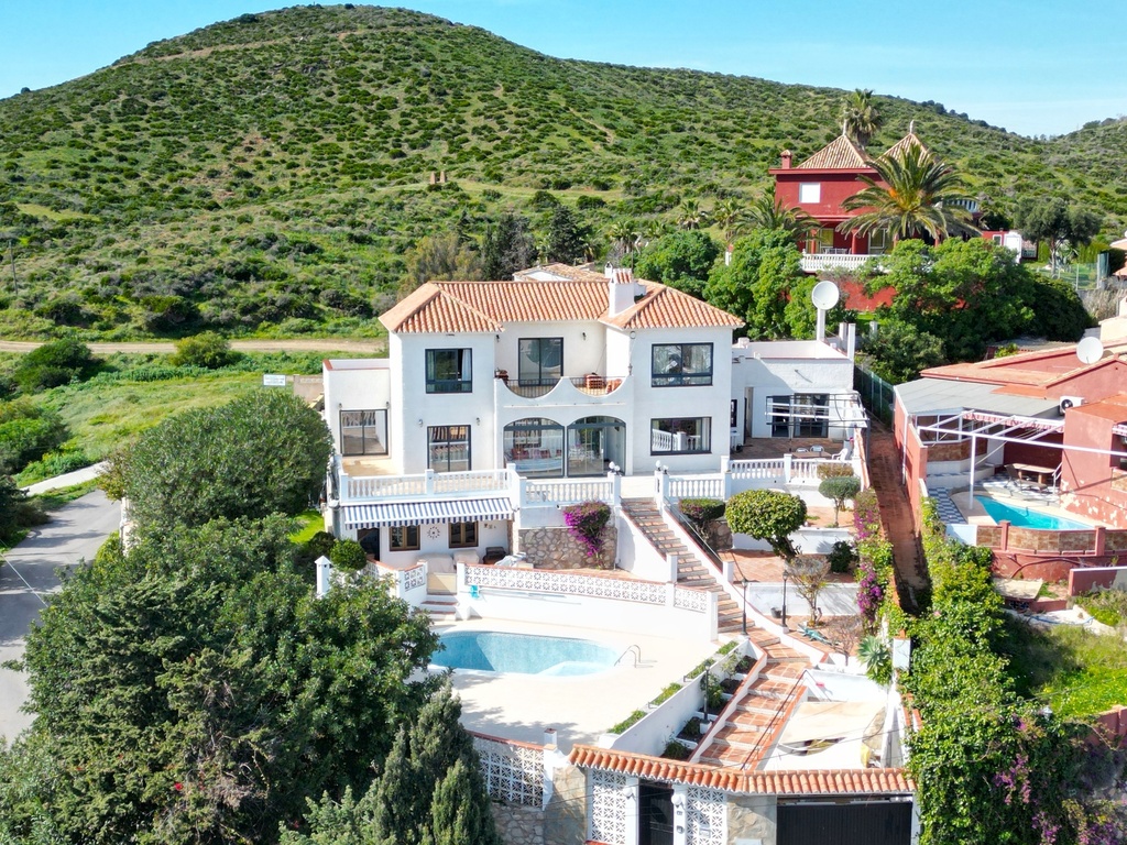 Villa vrijstaand met 6 slaapkamers aan de Mijas Costa
