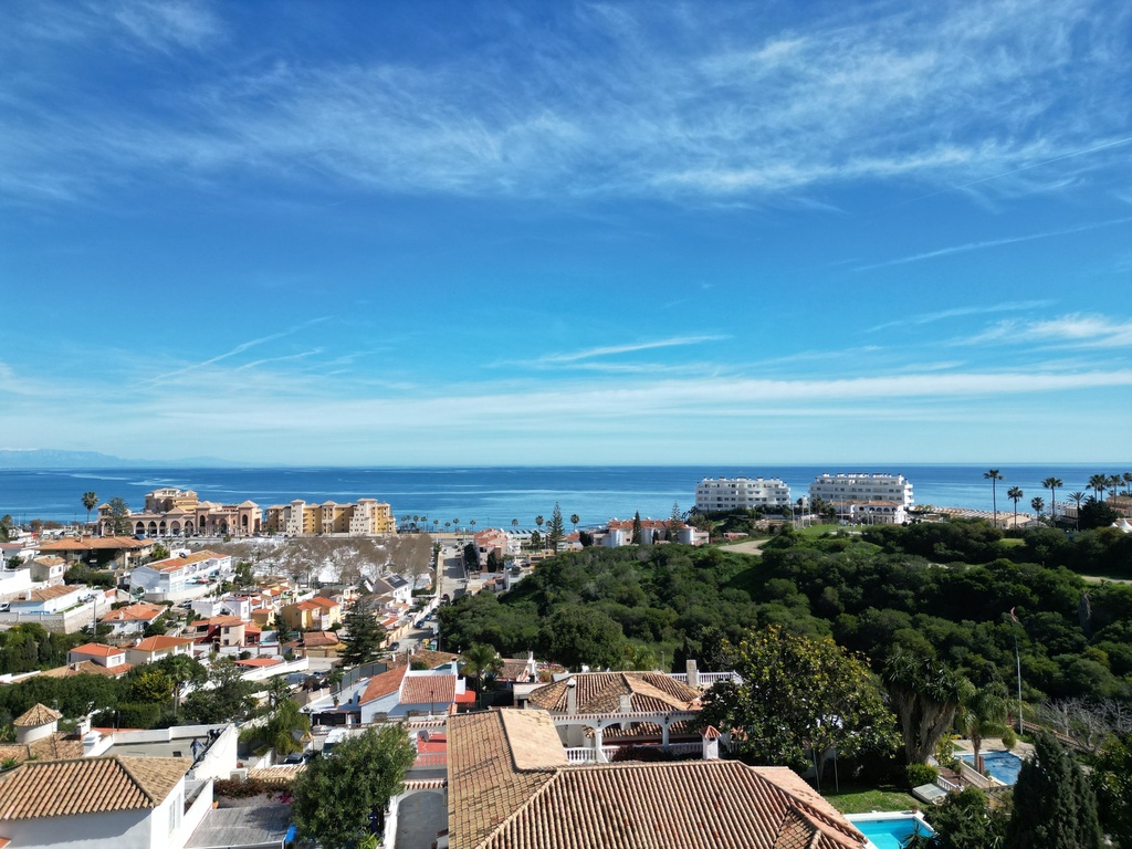 Villa vrijstaand met 6 slaapkamers aan de Mijas Costa