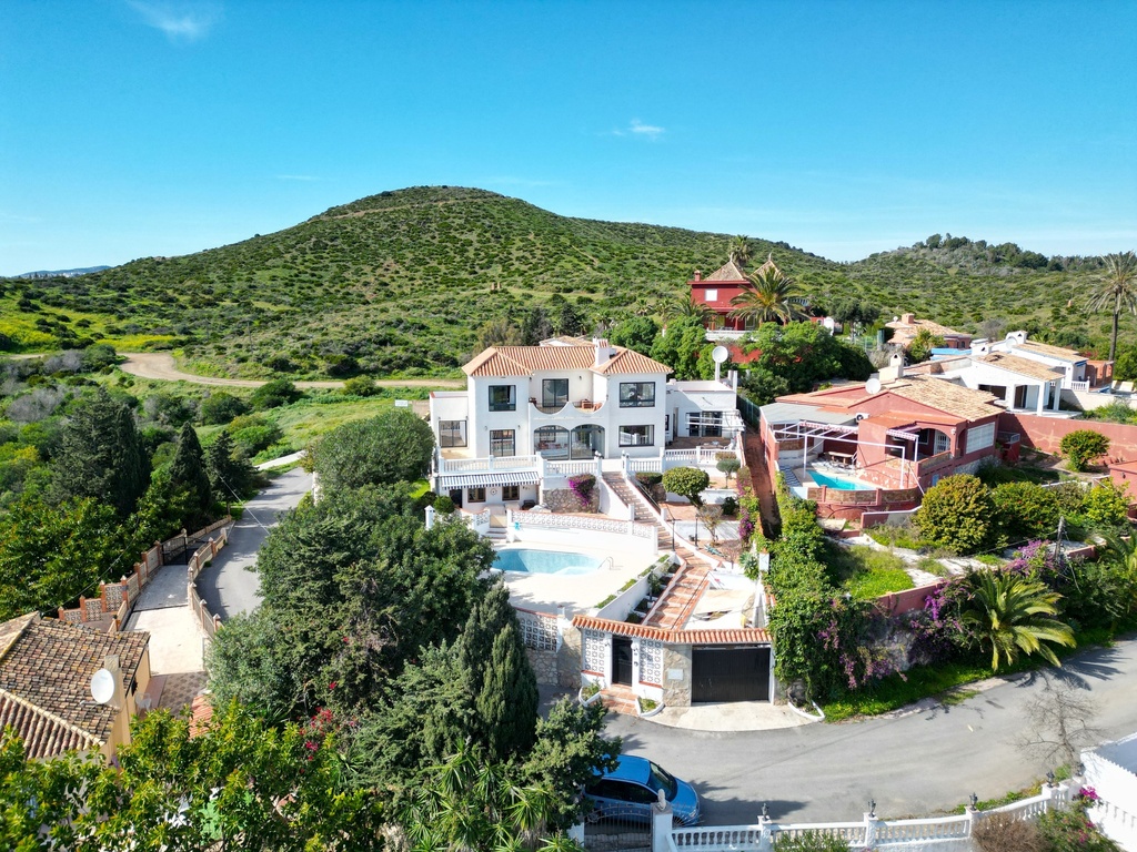 Villa vrijstaand met 6 slaapkamers aan de Mijas Costa