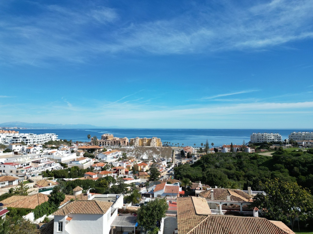 Villa vrijstaand met 6 slaapkamers aan de Mijas Costa