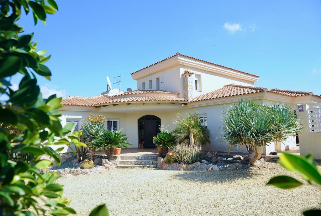 Te koop: vrijstaande villa in Vera