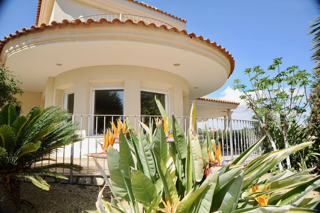 Te koop: vrijstaande villa in Vera