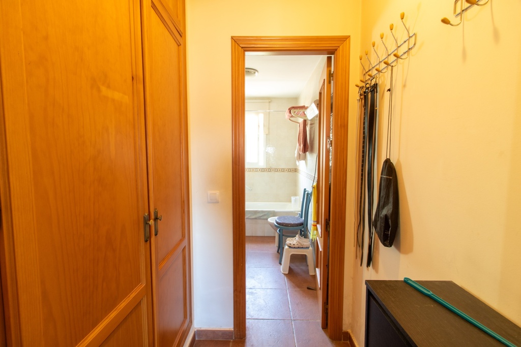 Veelzijdige landelijke woning met prachtig uitzicht in Alora