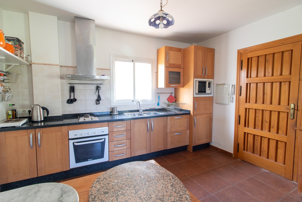 Veelzijdige landelijke woning met prachtig uitzicht in Alora