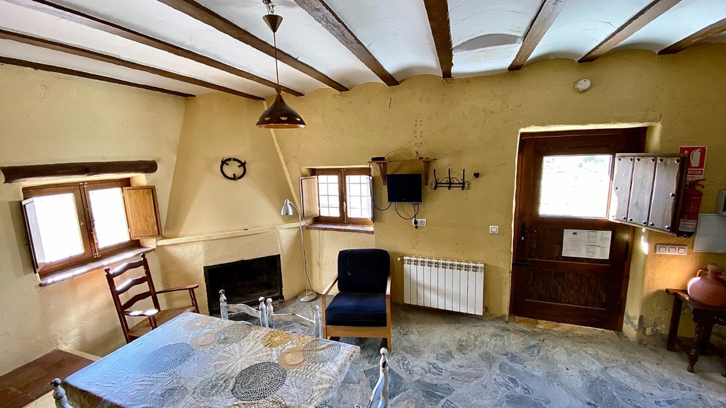 Hotel te koop in Taberno