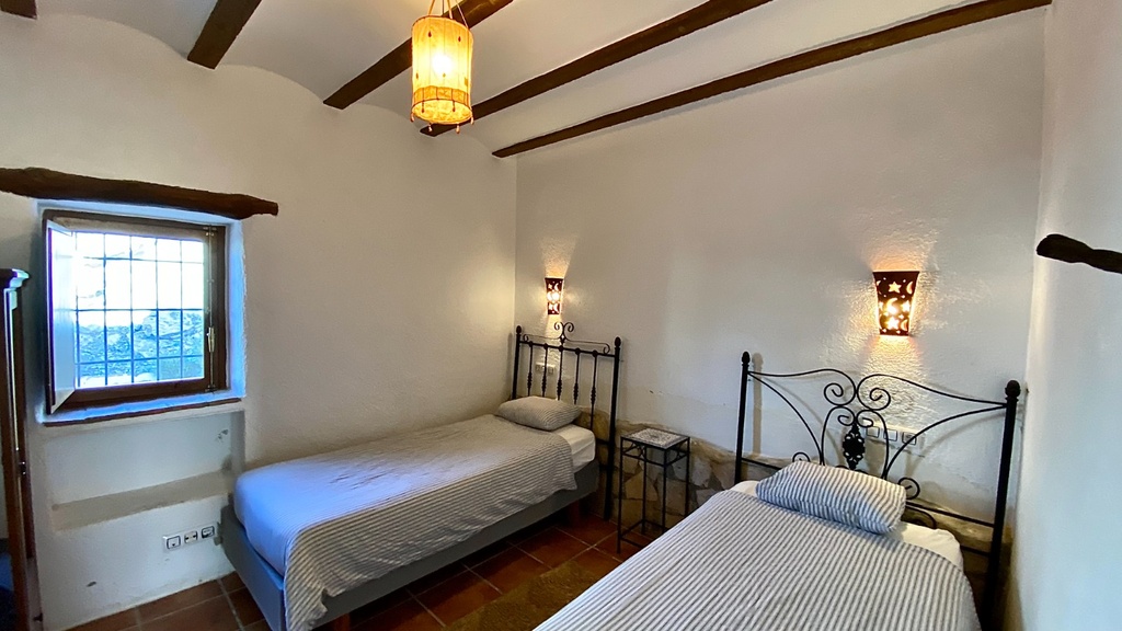 Hotel te koop in Taberno