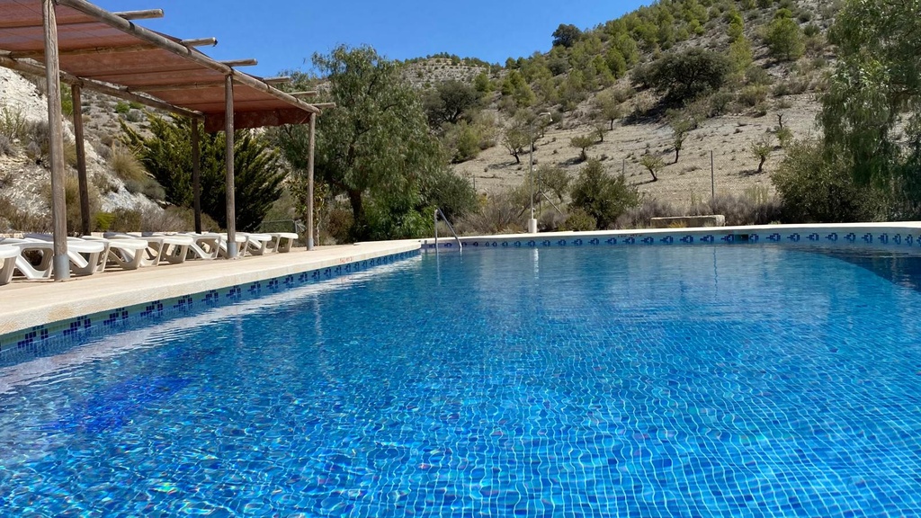 Hotel te koop in Taberno