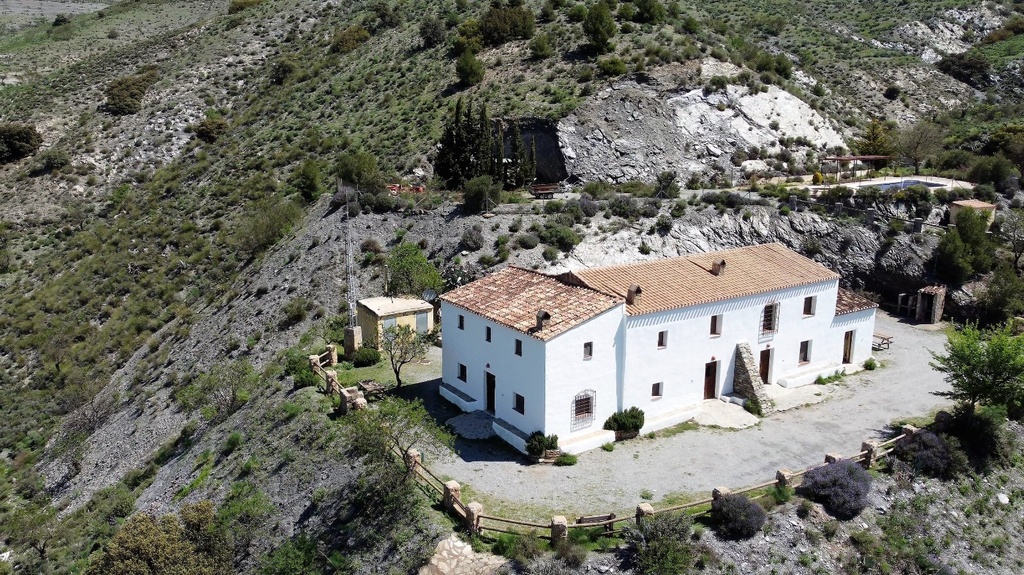 Hotel te koop in Taberno