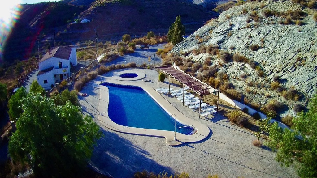 Hotel te koop in Taberno