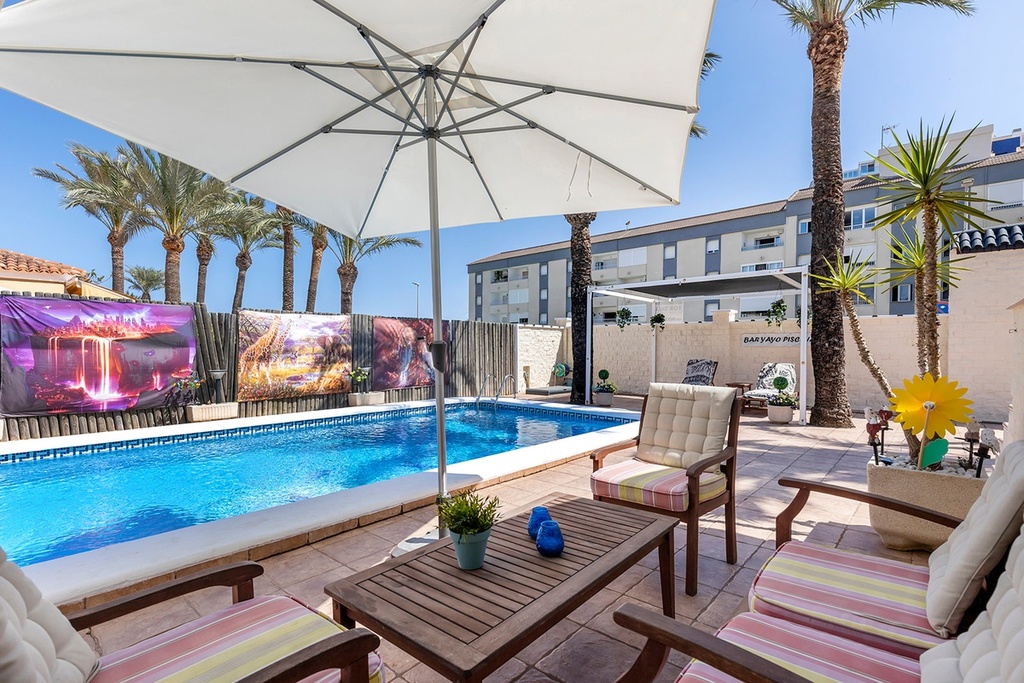 Vrijstaande villa te koop in Torrevieja