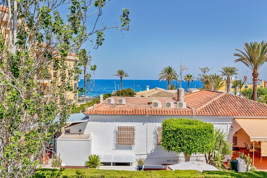Vrijstaande villa te koop in Torrevieja