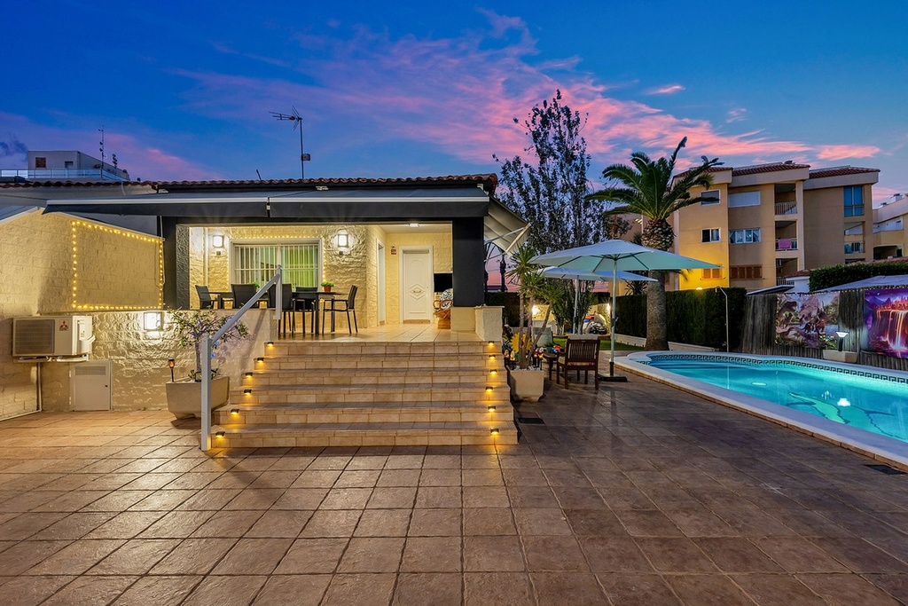 Vrijstaande villa te koop in Torrevieja