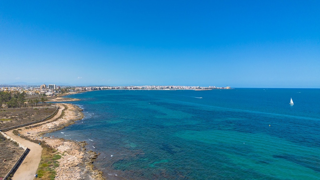 Vrijstaande villa te koop in Torrevieja