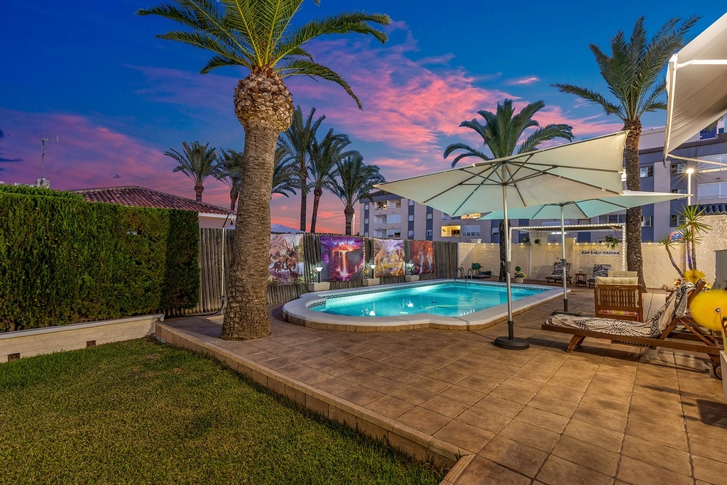 Vrijstaande villa te koop in Torrevieja