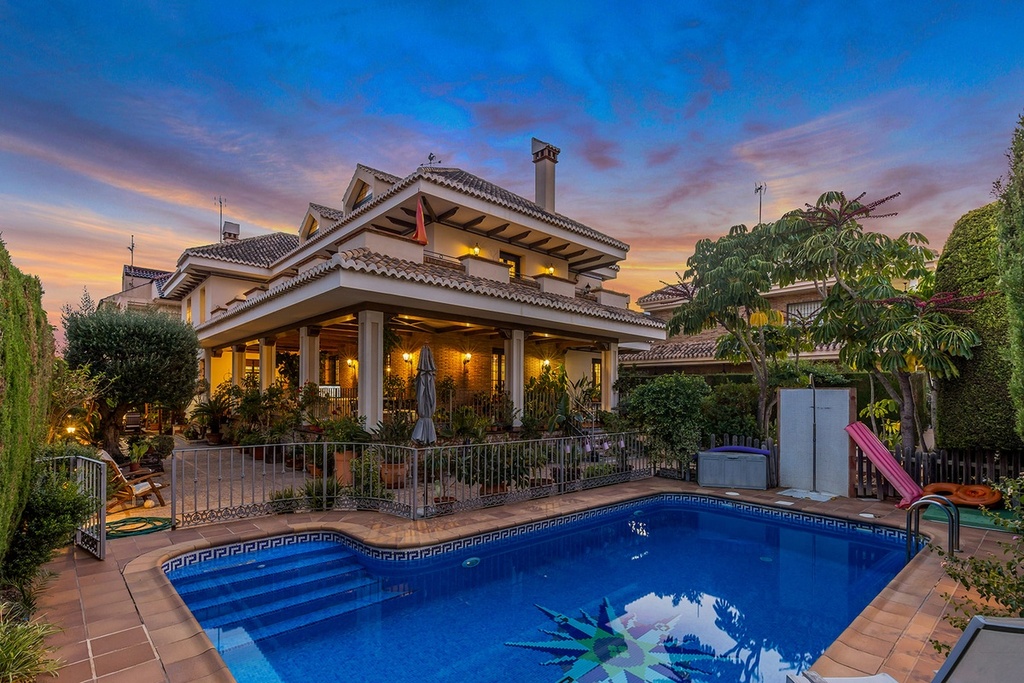 Vrijstaande villa te koop in Torrevieja