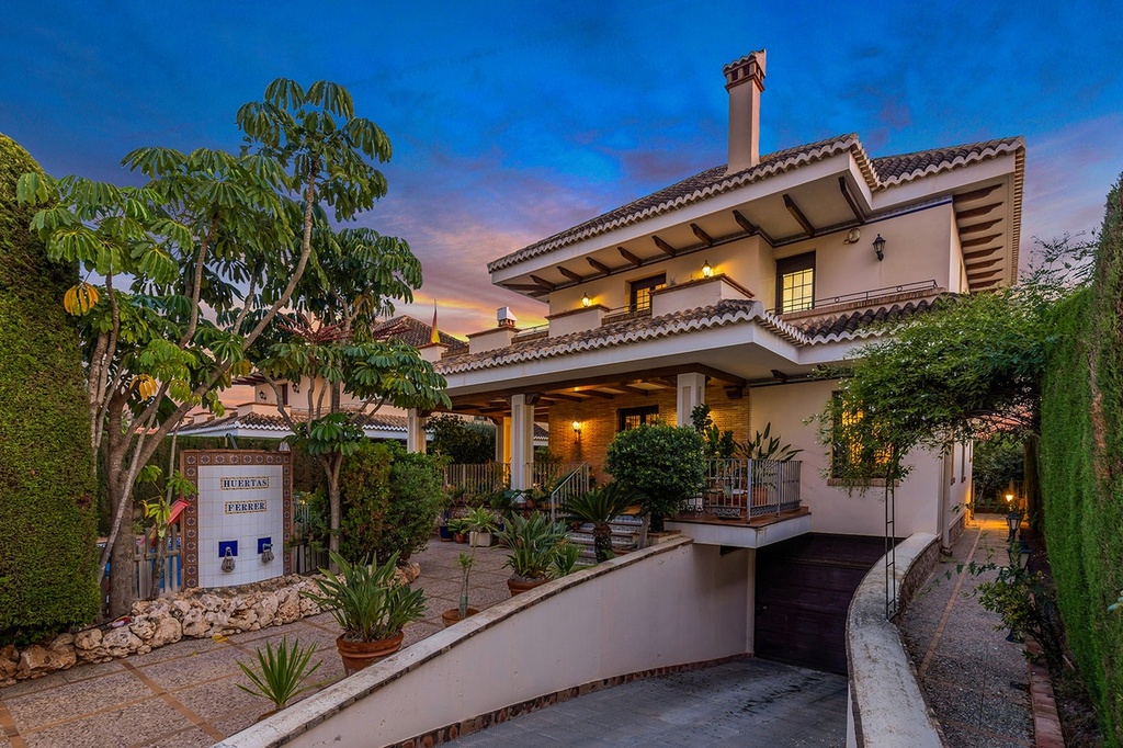 Vrijstaande villa te koop in Torrevieja