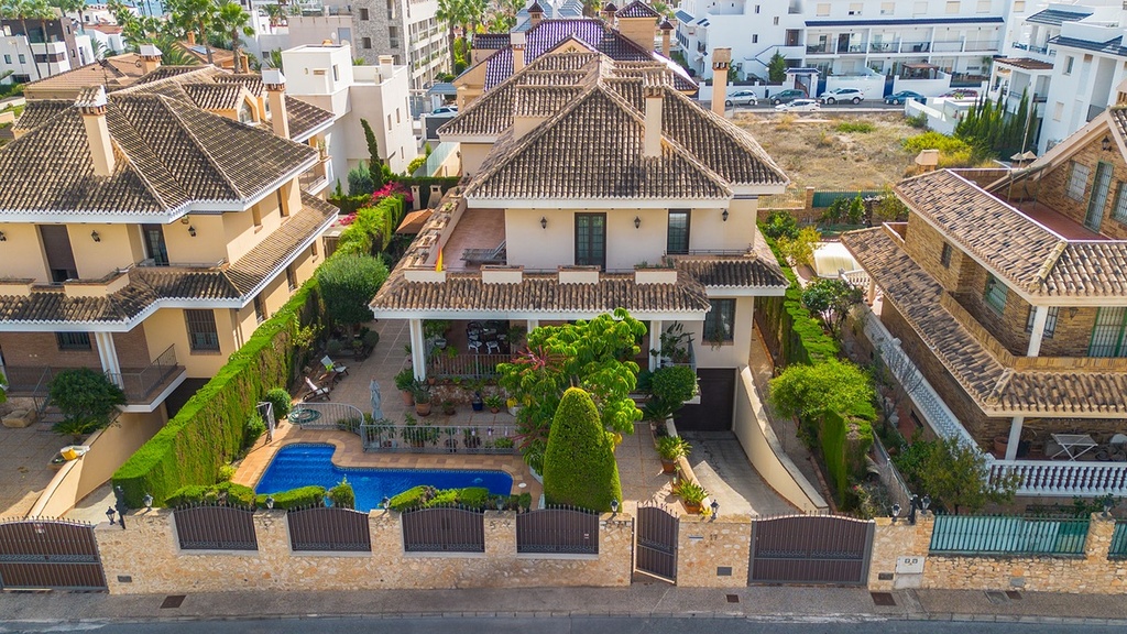 Vrijstaande villa te koop in Torrevieja