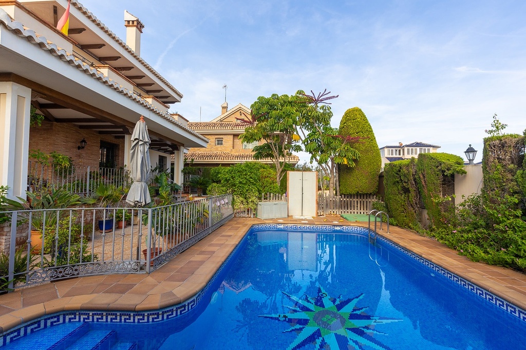 Vrijstaande villa te koop in Torrevieja