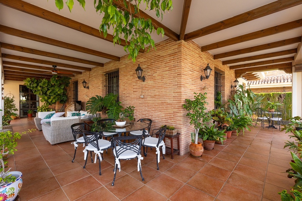 Vrijstaande villa te koop in Torrevieja
