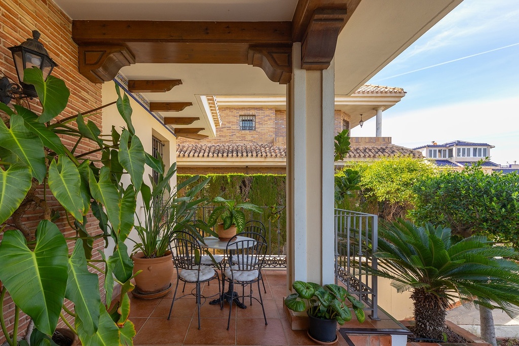 Vrijstaande villa te koop in Torrevieja