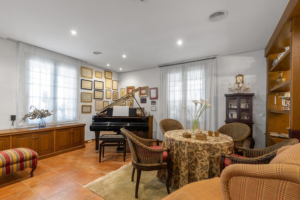 Vrijstaande villa te koop in Torrevieja