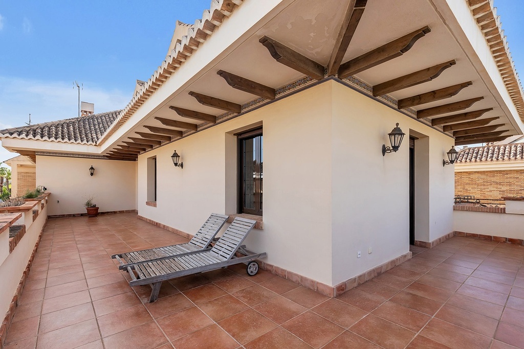 Vrijstaande villa te koop in Torrevieja