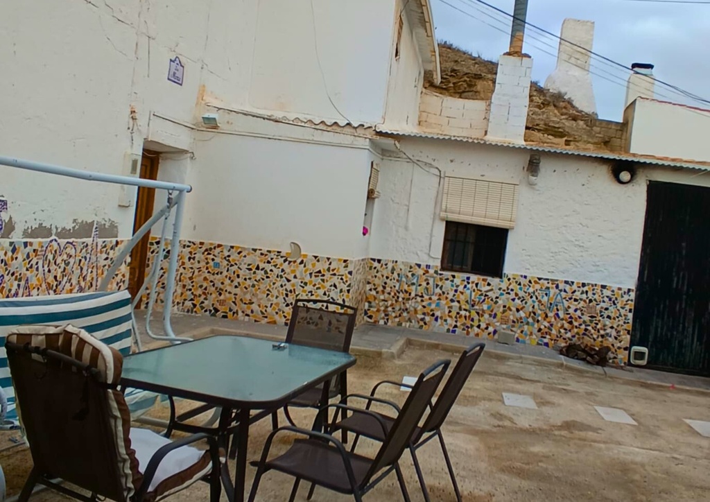 Grottewoning te koop in El Margen, Cúllar (Granada)