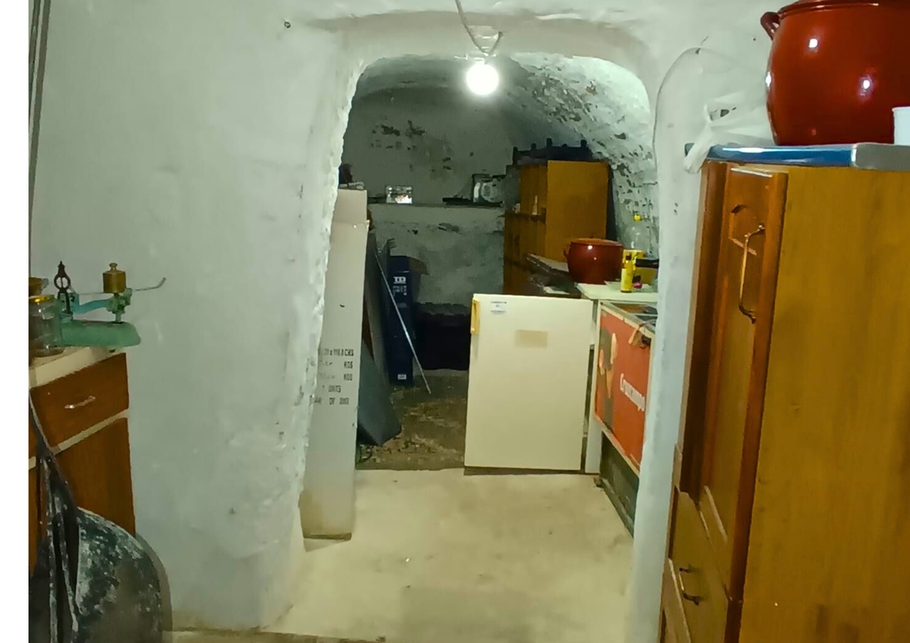Grottewoning te koop in El Margen, Cúllar (Granada)