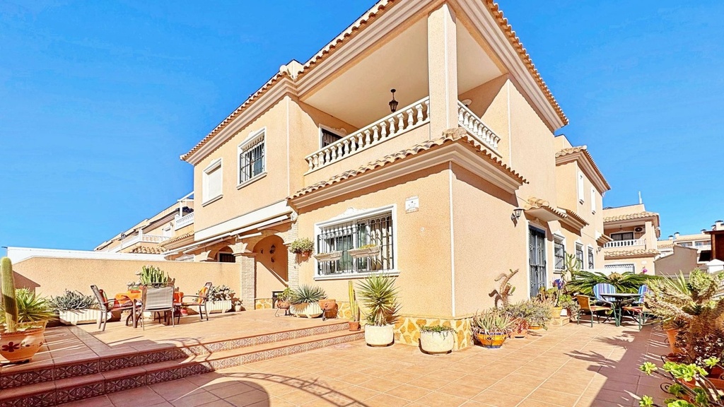 Townhouse te koop in Orihuela Costa