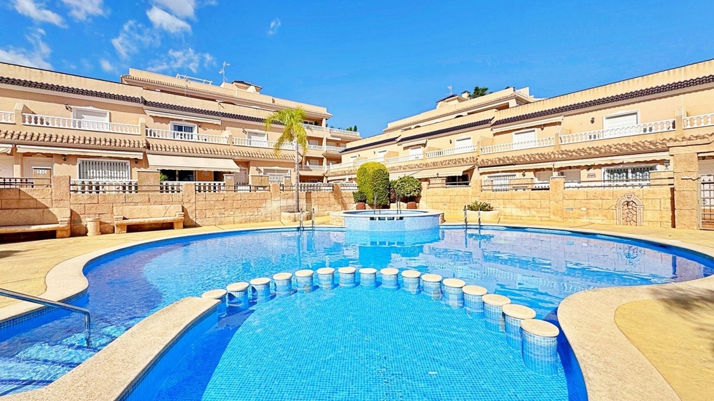 Townhouse te koop in Orihuela Costa