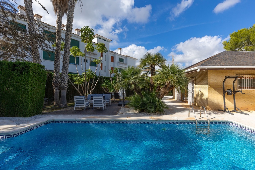 Villa Vrijstaande Te Koop in Orihuela Costa