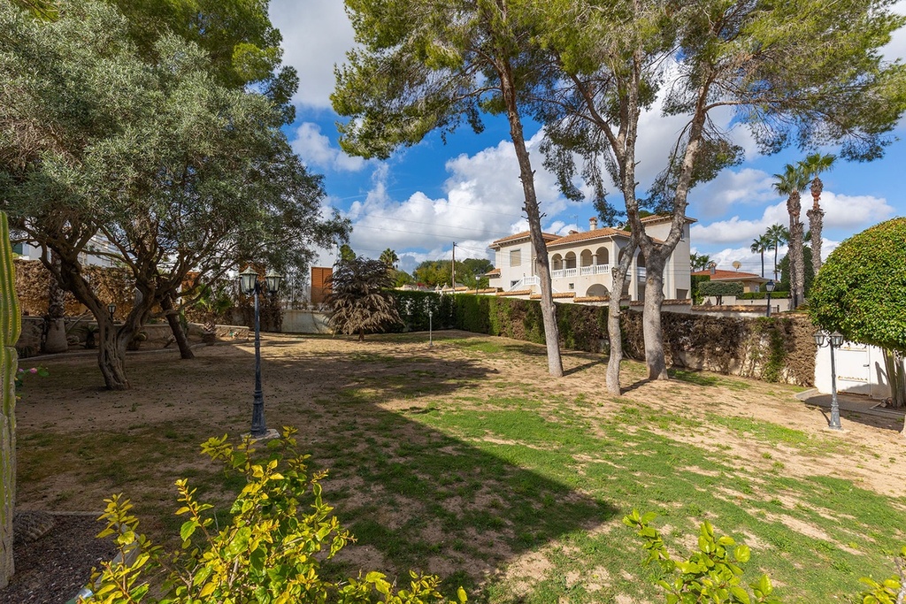 Villa Vrijstaande Te Koop in Orihuela Costa
