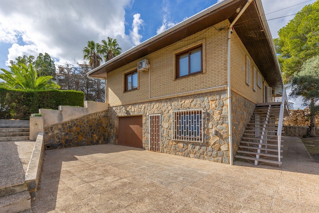 Villa Vrijstaande Te Koop in Orihuela Costa