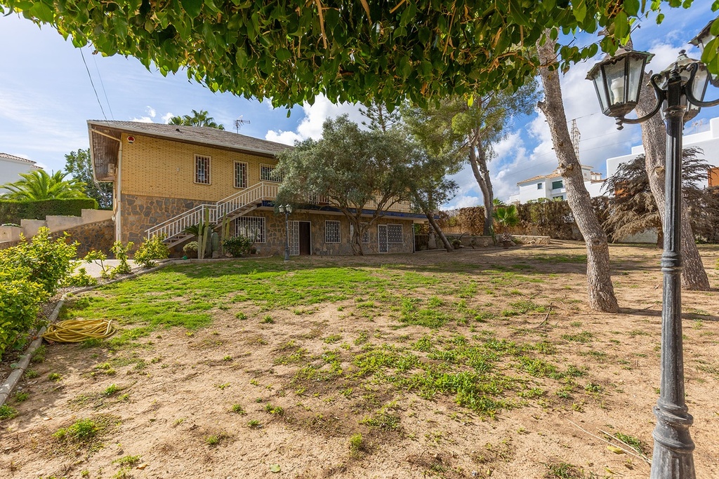 Villa Vrijstaande Te Koop in Orihuela Costa