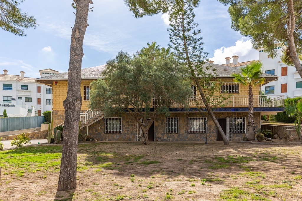 Villa Vrijstaande Te Koop in Orihuela Costa