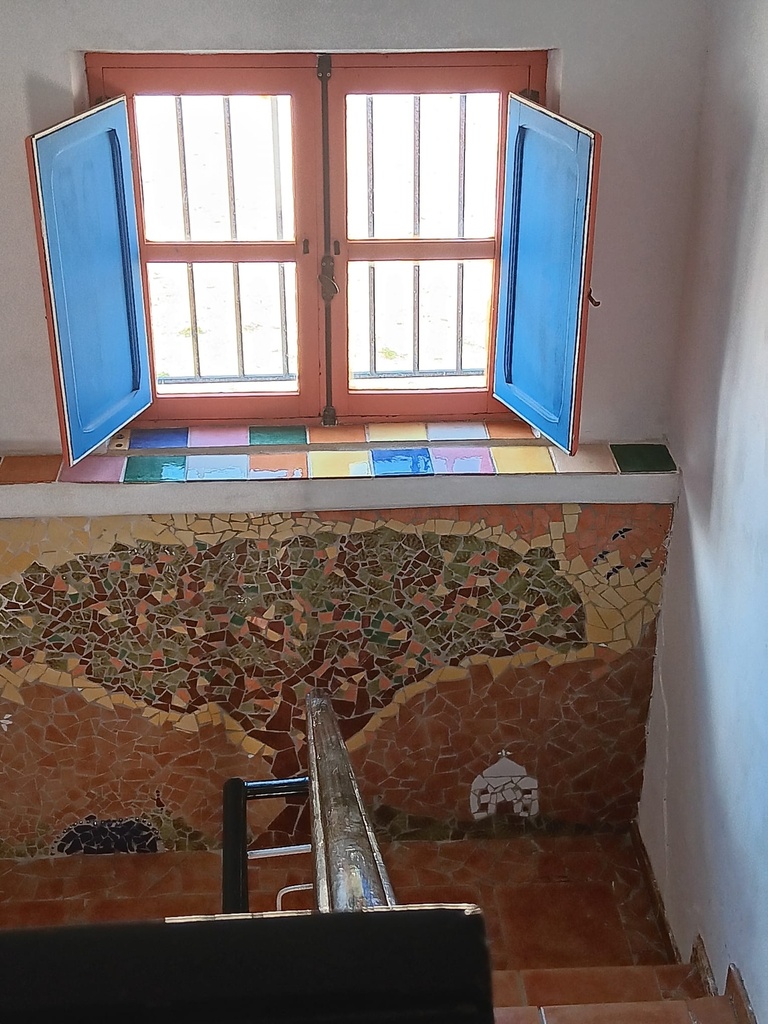 Fantastische gelegenheid in Caniles, Granada – 5 slaapkamers, 2 badkamers, 2 volledig functionele keukens, Twee-verdiepings hoofdwoning, Zelfstandig 1-slaapkamer appartement met eigen ingang – Ook huur-tot-koop optie beschikbaar