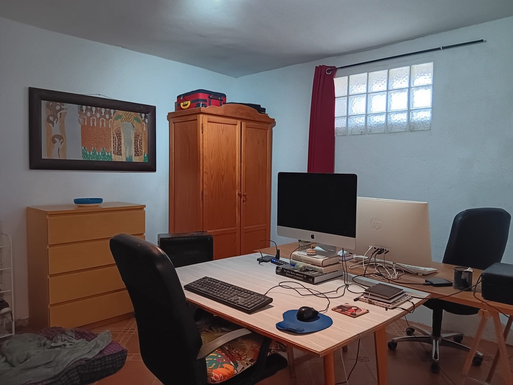 Fantastische gelegenheid in Caniles, Granada – 5 slaapkamers, 2 badkamers, 2 volledig functionele keukens, Twee-verdiepings hoofdwoning, Zelfstandig 1-slaapkamer appartement met eigen ingang – Ook huur-tot-koop optie beschikbaar
