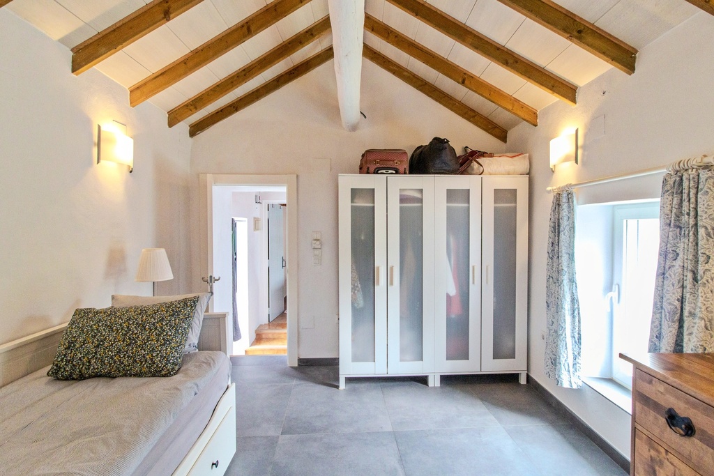 Villa Spaanse “El Jardin Secreto” met 5 slaapkamers, 5 badkamers en onafhankelijk gastenhuisje in Alora
