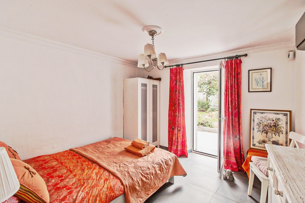 Villa Spaanse “De Geheime Tuin” met 5 slaapkamers, 5 badkamers en onafhankelijk gastenhuisje in Álora