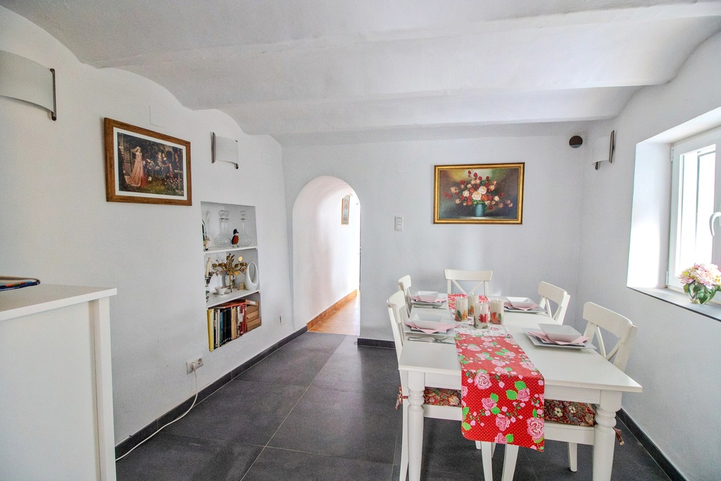 Villa Spaanse “El Jardin Secreto” met 5 slaapkamers, 5 badkamers en onafhankelijk gastenhuisje in Alora