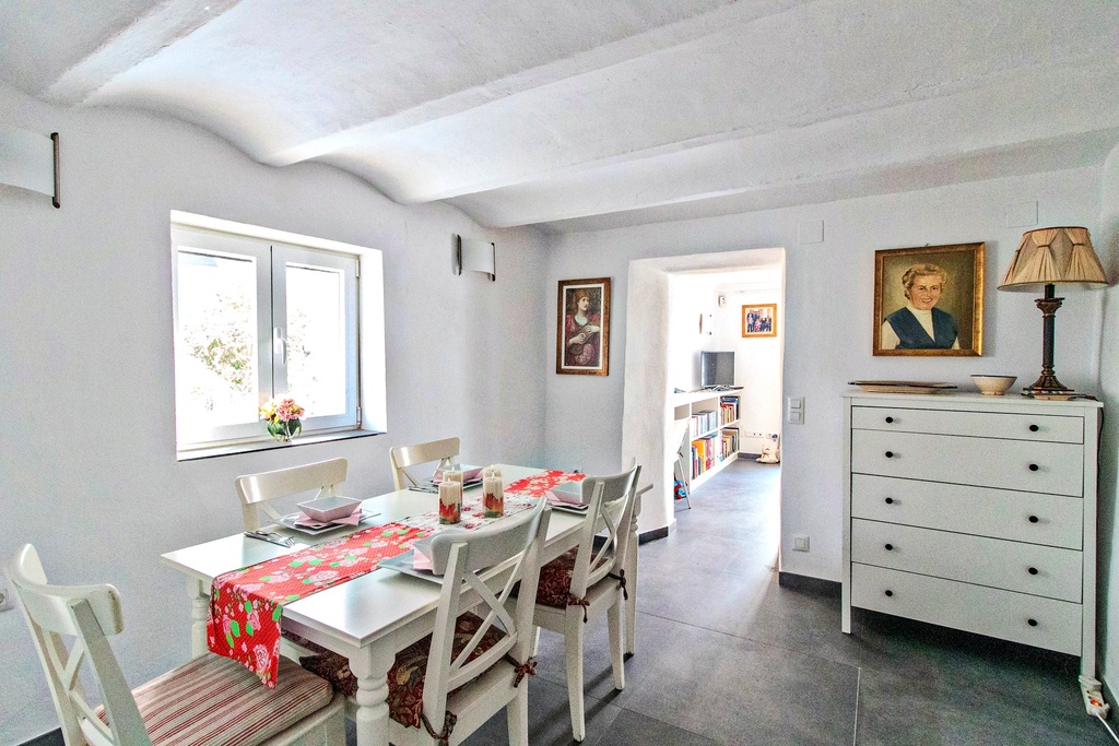 Villa Spaanse “De Geheime Tuin” met 5 slaapkamers, 5 badkamers en onafhankelijk gastenhuisje in Álora