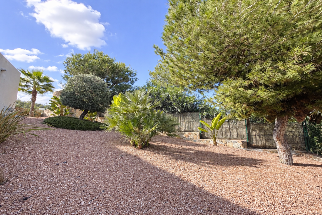 Prachtige villa met 4 slaapkamers in Las Colinas Golf, Alicante