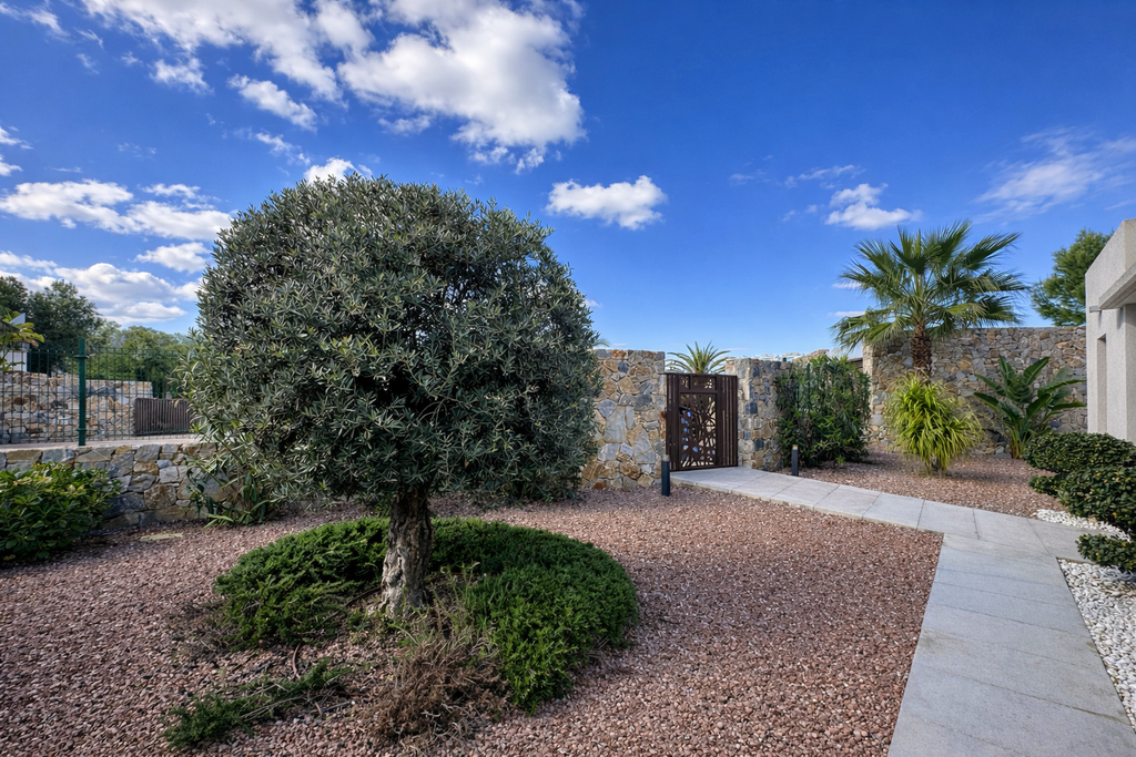 Prachtige villa met 4 slaapkamers in Las Colinas Golf, Alicante