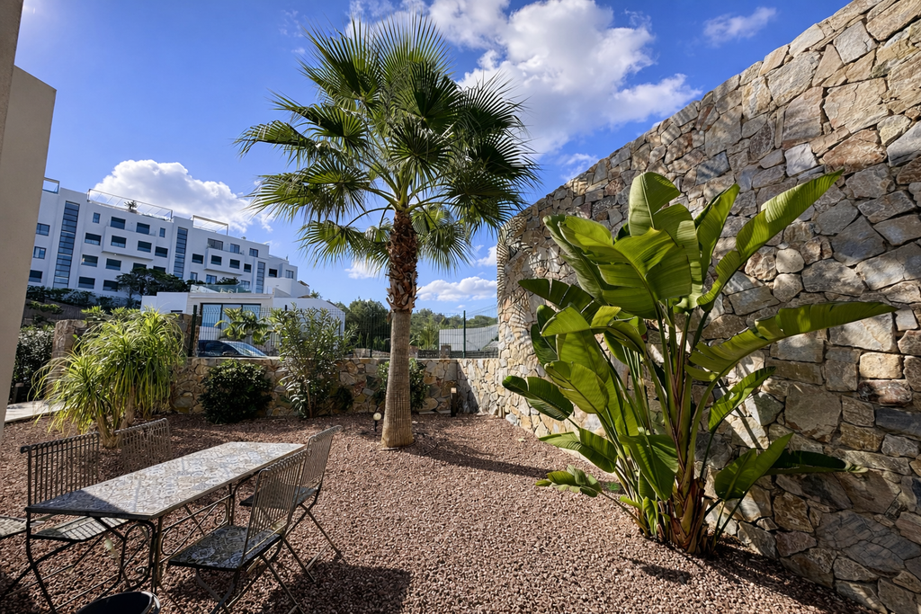 Prachtige villa met 4 slaapkamers in Las Colinas Golf, Alicante