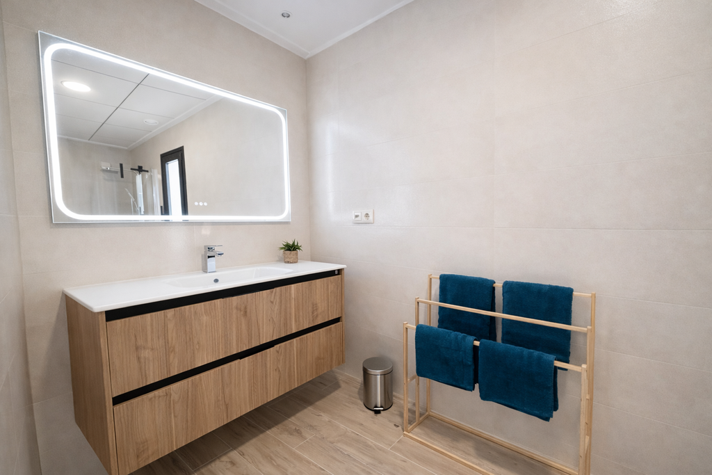 GLOEDNIEUW Turnkey Rijtjeswoning met Privézwembad en Bergzicht | Dolores