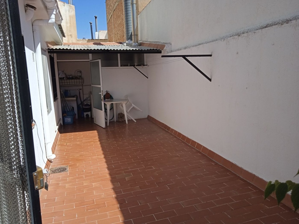 4 Slaapkamer, 2 Badkamer Stadswoning Te Koop in Baza, Granada