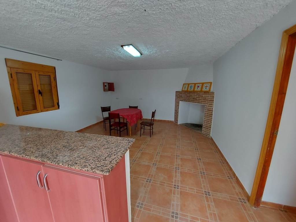 Finca – Landgoed met 3 slaapkamers te koop in Baza, Granada