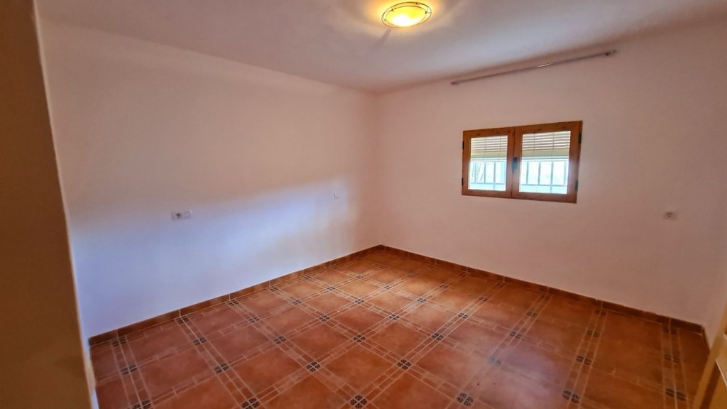 Finca – Landgoed met 3 slaapkamers te koop in Baza, Granada