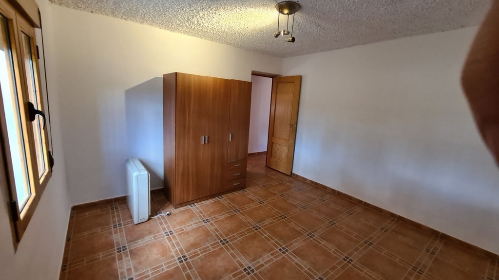 Finca – Landgoed met 3 slaapkamers te koop in Baza, Granada